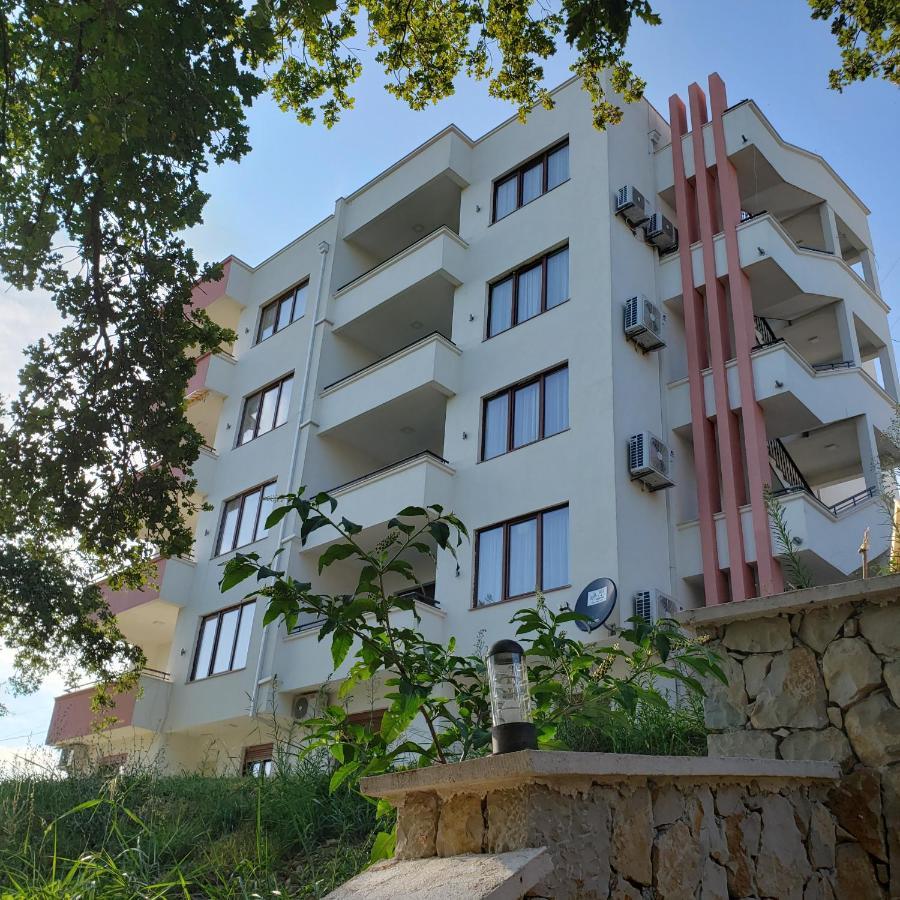 Apartment Hill