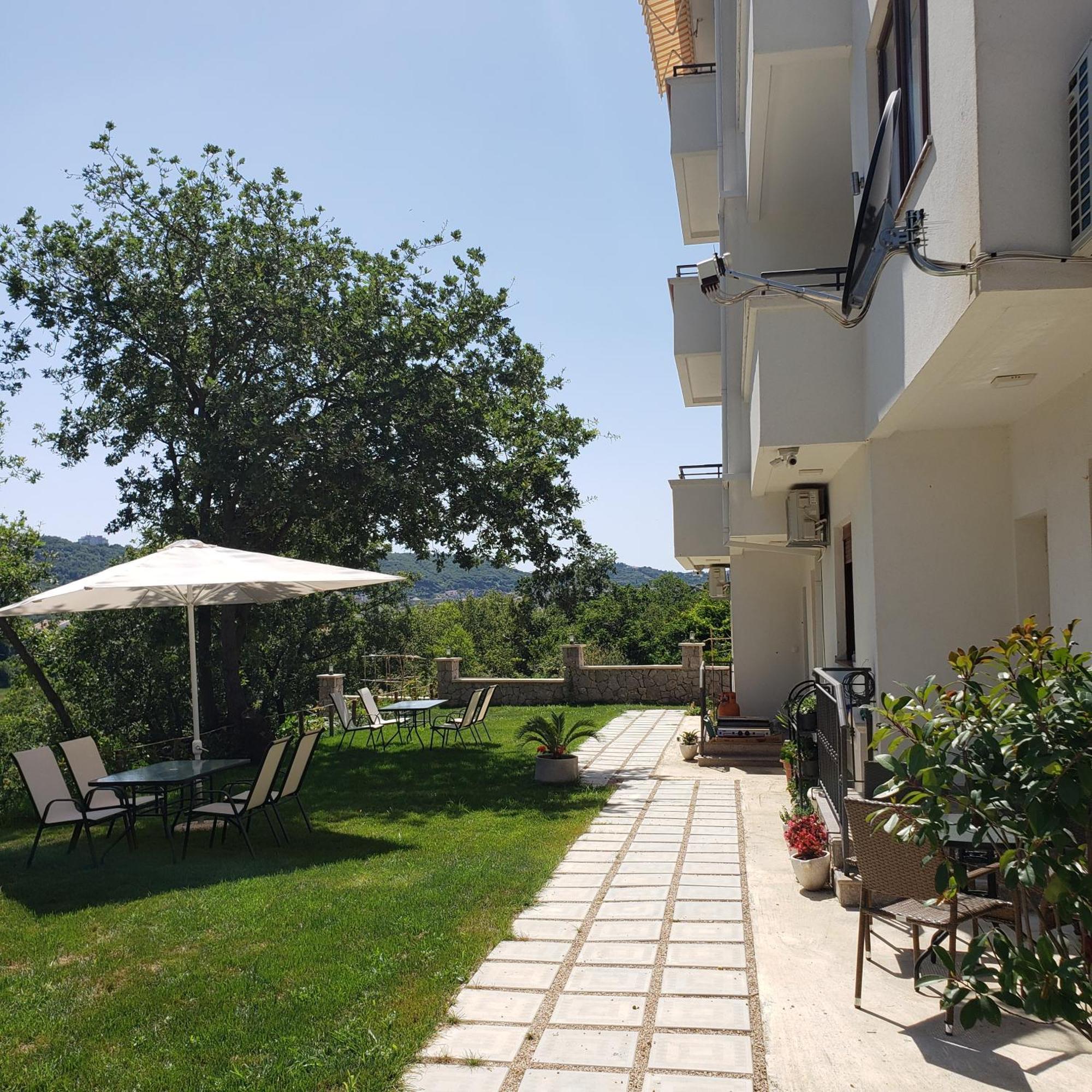 Hill Apartment