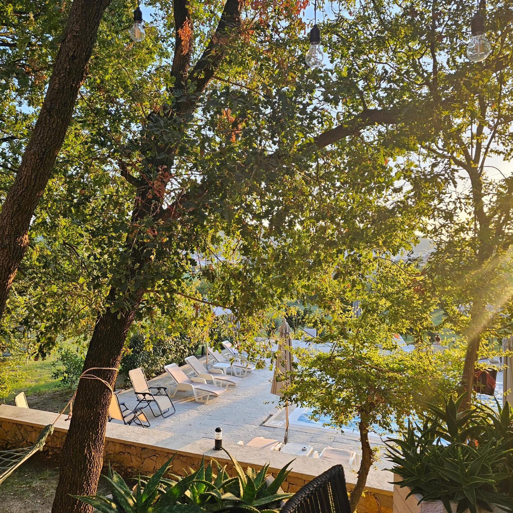 Hill Apartment *
